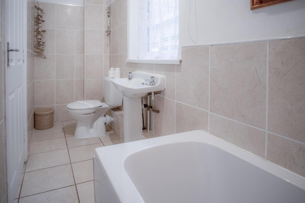 Maytree Cottage - 4 Bedroom Holiday Home - Tenby Extérieur photo