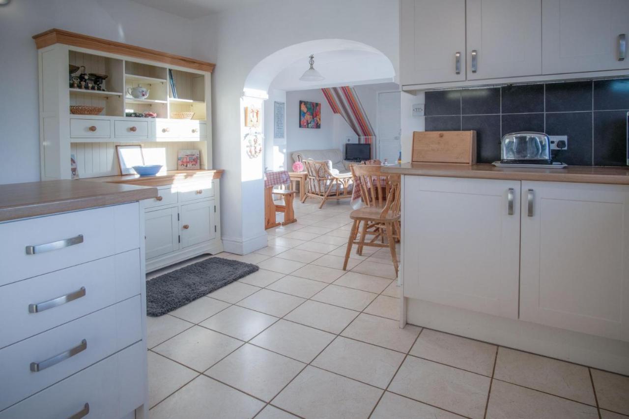 Maytree Cottage - 4 Bedroom Holiday Home - Tenby Extérieur photo