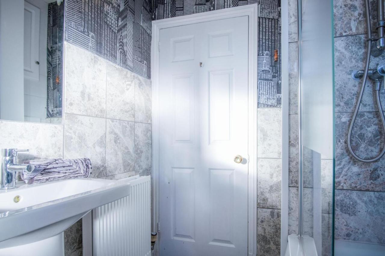 Maytree Cottage - 4 Bedroom Holiday Home - Tenby Extérieur photo