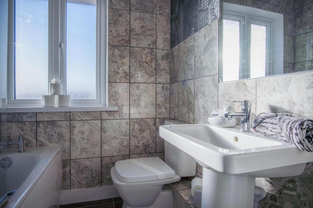 Maytree Cottage - 4 Bedroom Holiday Home - Tenby Extérieur photo