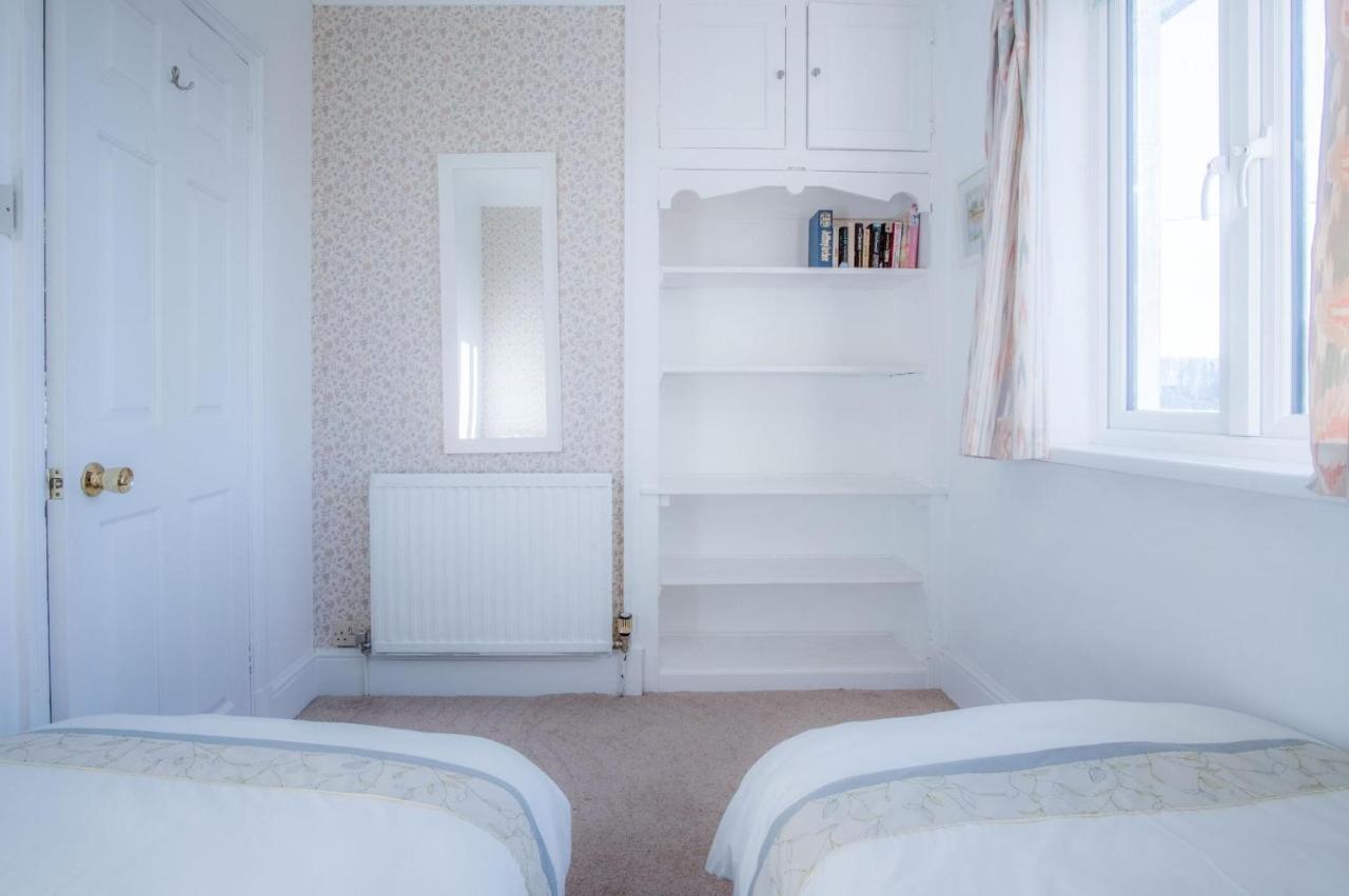 Maytree Cottage - 4 Bedroom Holiday Home - Tenby Extérieur photo