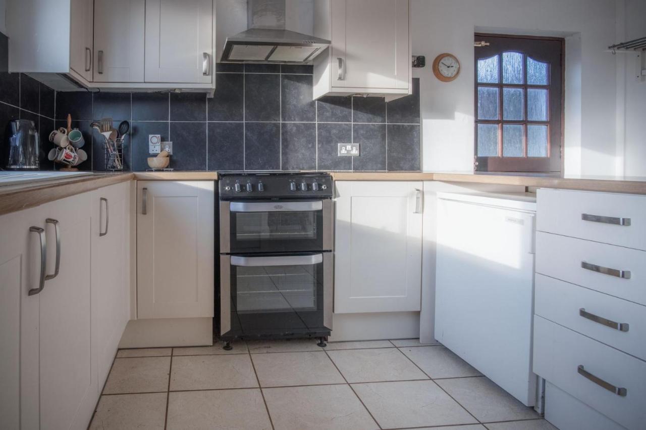 Maytree Cottage - 4 Bedroom Holiday Home - Tenby Extérieur photo