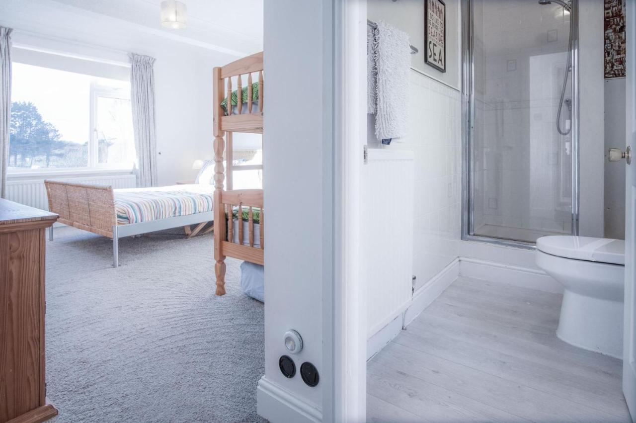Maytree Cottage - 4 Bedroom Holiday Home - Tenby Extérieur photo